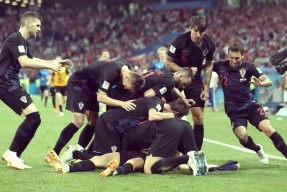 米乐m6下载-关于国际足球顶尖强队实力对决赛场燃爆的信息