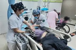 米乐m6-步行者队队长受伤在身，全队齐心协力拼搏的简单介绍